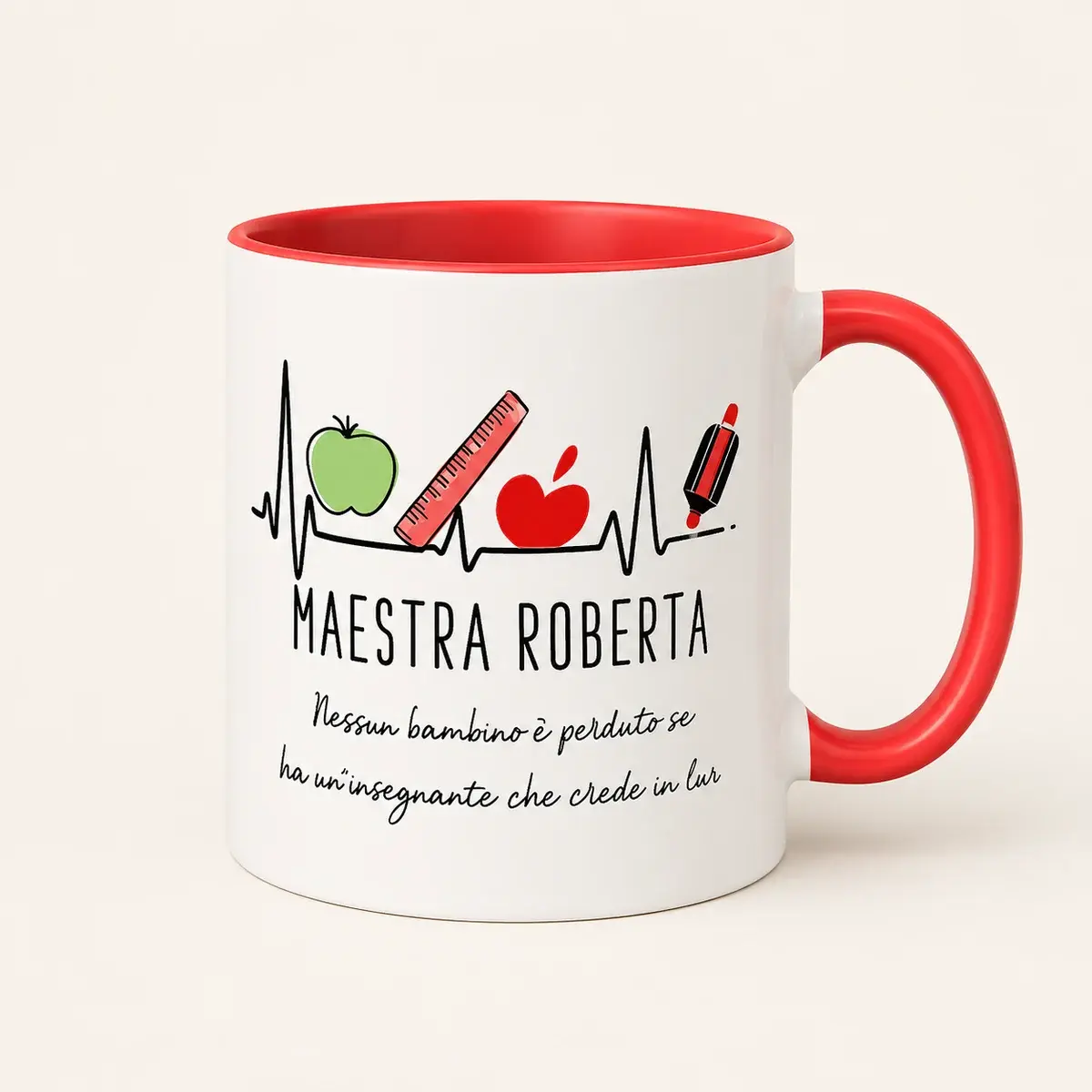 Tazza regalo maestra personalizzata, esempio di personalizzazione su fondo chiaro